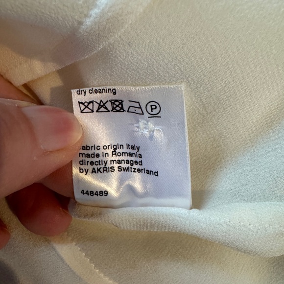 Akris Selde Mulberry Silk Blouse with neck tie, cream, size 12 - Picture 6 of 10